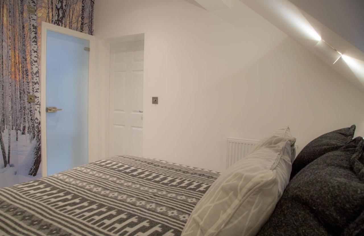 Winckley Stays Preston Kültér fotó A bedroom in a typical apartment
